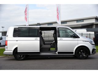 Volkswagen Transporter 2.0 TDI L2H1 30 DC Bulli Adaptieve Cruise, Camera, 199PK, LED, Leder, Automaat, Sensoren, Elektrische Deur, Carplay,