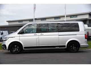 Volkswagen Transporter 2.0 TDI L2H1 30 DC Bulli Adaptieve Cruise, Camera, 199PK, LED, Leder, Automaat, Sensoren, Elektrische Deur, Carplay,