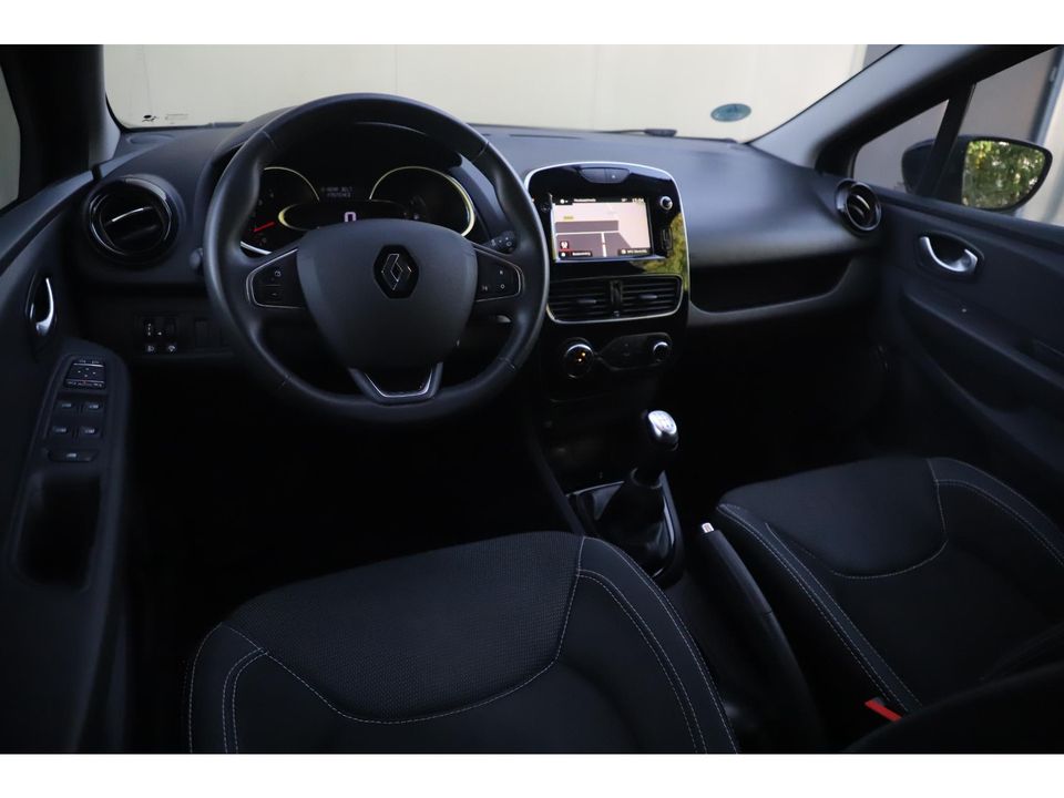 Renault Clio Estate 1.5 dCi Intens Keyless 16 inch LMV Navigatie Clima Cruise Parkeersensor Carplay Android Bluetooth