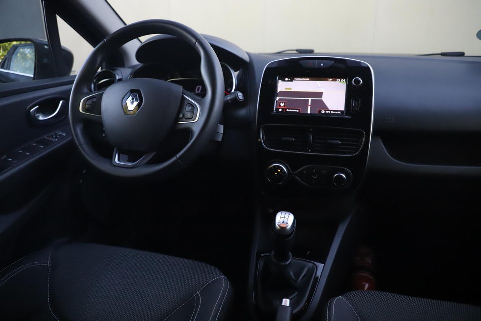 Renault Clio Estate 1.5 dCi Intens Keyless 16 inch LMV Navigatie Clima Cruise Parkeersensor Carplay Android Bluetooth