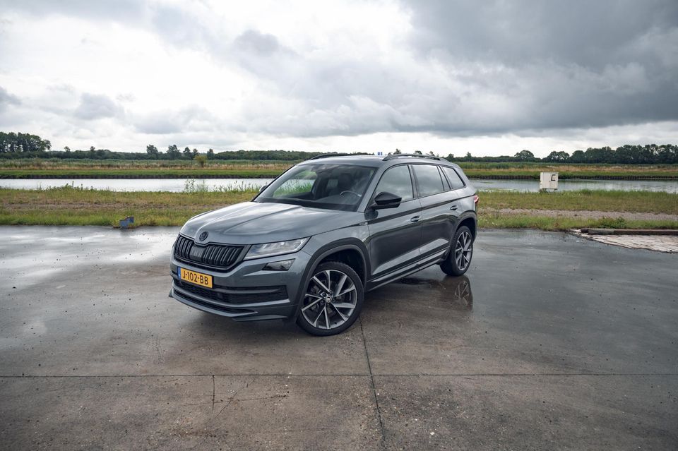 Škoda Kodiaq 1.5 TSI Sportline Business 7p. | LEDER | PANO | TREKHAAK | ADAPTIVE CRUISE