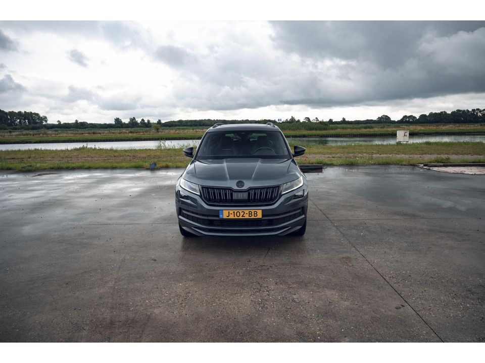 Škoda Kodiaq 1.5 TSI Sportline Business 7p. | VOL LEDER | PANO | TREKHAAK | ADAPTIVE CRUISE