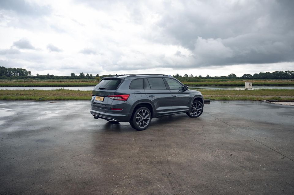 Škoda Kodiaq 1.5 TSI Sportline Business 7p. | LEDER | PANO | TREKHAAK | ADAPTIVE CRUISE