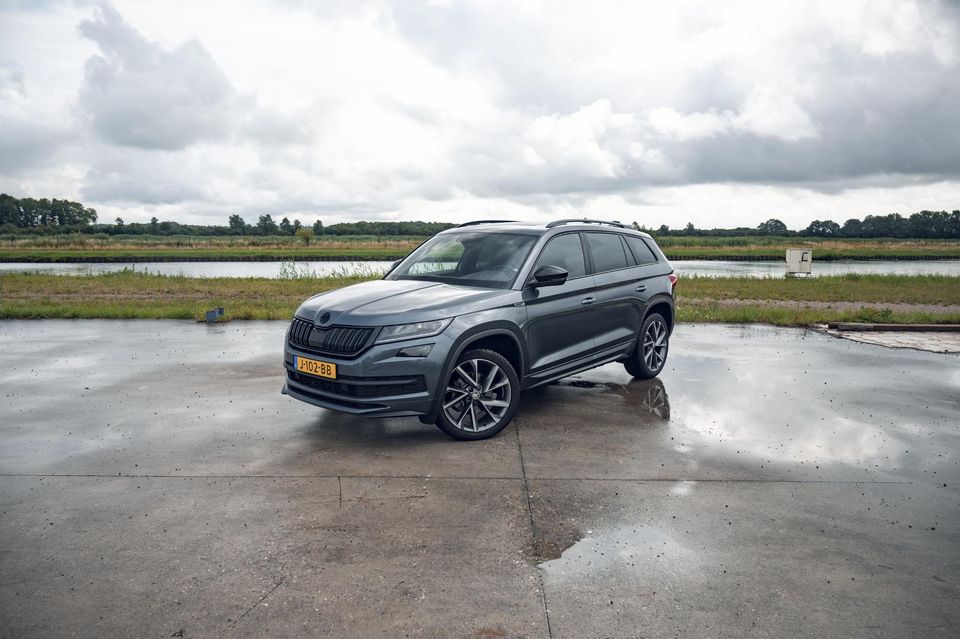 Škoda Kodiaq 1.5 TSI Sportline Business 7p. | PANO | LEDER | TREKHAAK | ADAPTIVE CRUISE