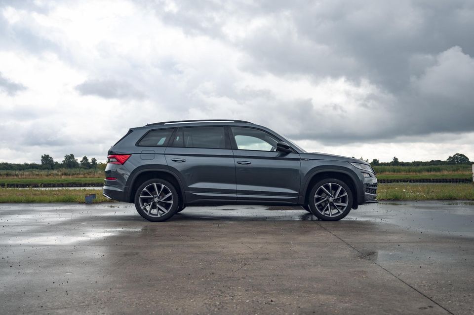 Škoda Kodiaq 1.5 TSI Sportline Business 7p. | PANO | LEDER | TREKHAAK | ADAPTIVE CRUISE