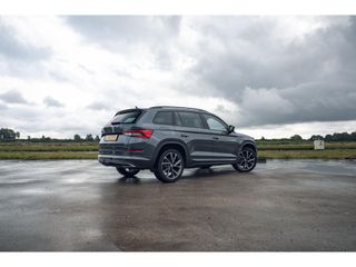 Škoda Kodiaq 1.5 TSI Sportline Business 7p. | VOL LEDER | PANO | TREKHAAK | ADAPTIVE CRUISE