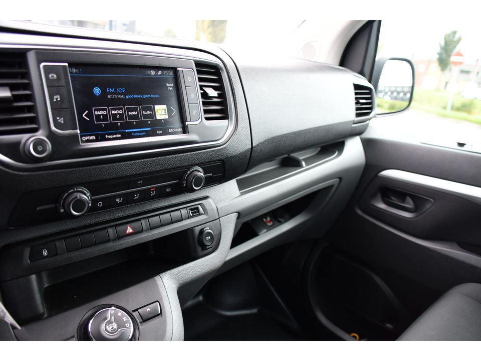 Peugeot Expert 2.0 BlueHDI 120 DC PB Edition Camera, Cruise, Carplay, Automaat, Sensoren, 122PK, Dubbel Cabine, UNIEK!