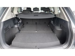 Volkswagen Tiguan Allspace 1.5 TSI CL | 7 Persoons | 19 inch R line | Panoramadak | Mooi