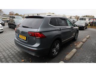 Volkswagen Tiguan Allspace 1.5 TSI CL | 7 Persoons | 19 inch R line | Panoramadak | Mooi