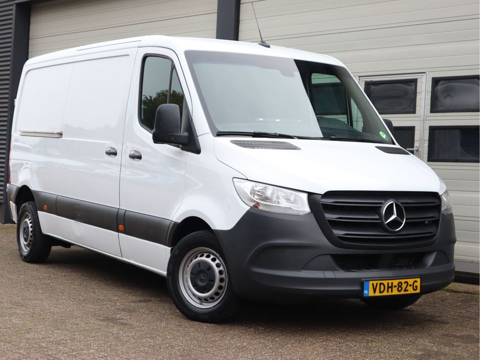 Mercedes-Benz Sprinter 311 CDI Automaat Euro 6 - L2H1 - Airco - Cruise - Trekhaak