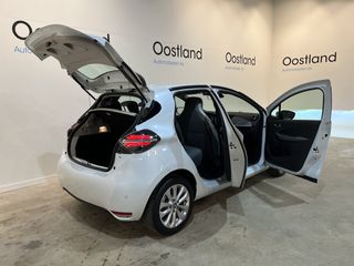 Renault ZOE R135 Zen 52 kWh Incl. Accu € 15.950,- Met Subsidie / CCS SNELLADER !! / CarPlay / Camera / Airco / Cruise Control / LMV / Navigatie / 39.500 KM !! Prijs ex BTW € 14.835,-