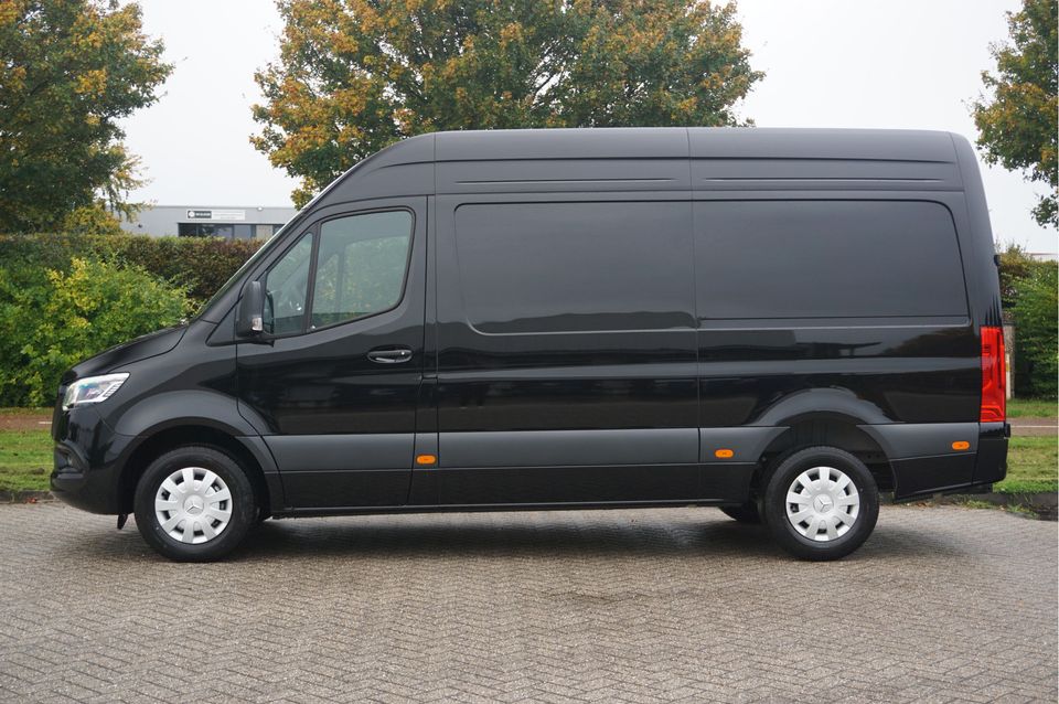 Mercedes-Benz Sprinter 317CDI Pro L2H2 10.25" Mbux Navi, Cam, Gev. Stoel, 3.5T Trekhaak, LED!! NR. R451*