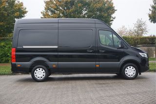 Mercedes-Benz Sprinter 317CDI Pro L2H2 10.25" Mbux Navi, Cam, Gev. Stoel, 3.5T Trekhaak, LED!! NR. R451*