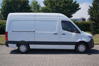 Mercedes-Benz Sprinter 317CDI Pro L2H2 10.25" Mbux Navi, Cam, Gev. Stoel, 3.5T Trekhaak, LED!! NR. R962*