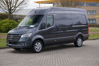 Mercedes-Benz Sprinter 319CDI Select L2H2 10.25" Mbux, ACC, LED, 3.5T Trekhaak, 17" LM, 2x schuifdeur!! NR. R300*