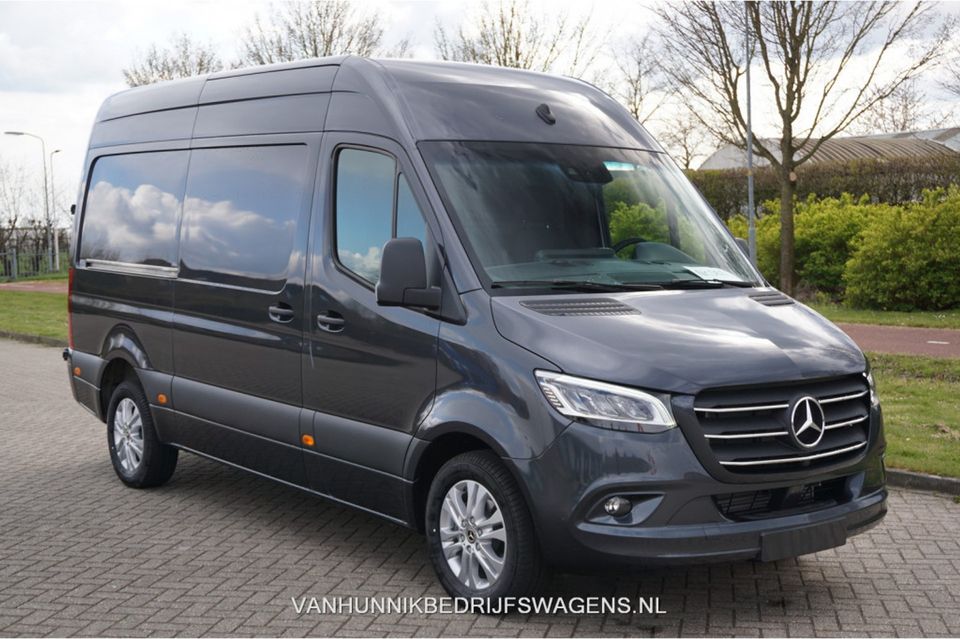 Mercedes-Benz Sprinter 319CDI Select L2H2 10.25" Mbux, ACC, LED, 3.5T Trekhaak, 17" LM, 2x schuifdeur!! NR. R844*