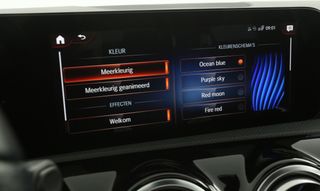 Mercedes-Benz A-Klasse 250e AMG 262PK Hybride Automaat Pano Clima Camera Carplay Sfeerverl. Burmester LED Virtual Memory-Seats Navi PDC 18"LMV