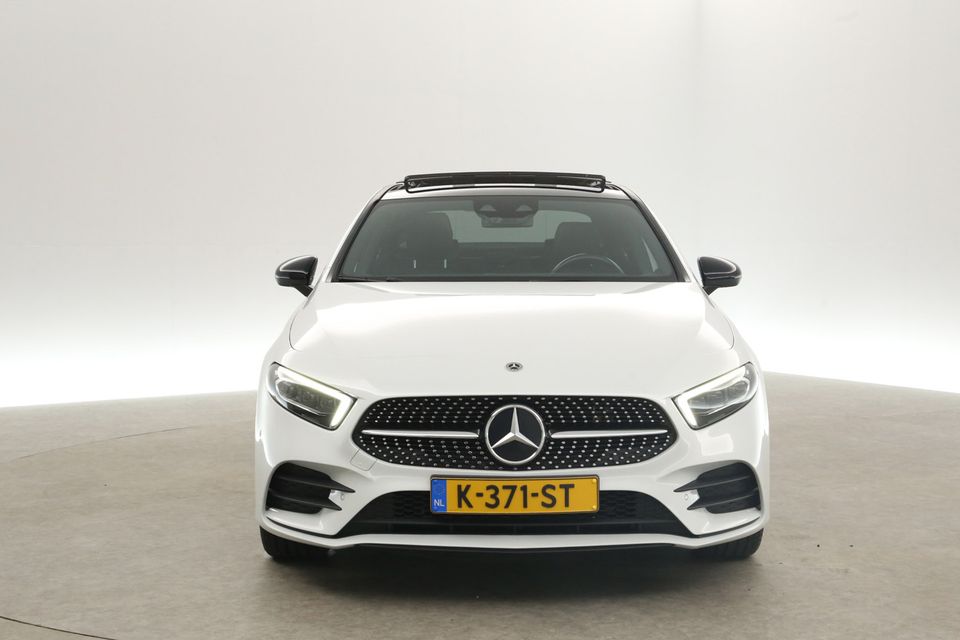 Mercedes-Benz A-Klasse 250e AMG 262PK Hybride Automaat Pano Clima Camera Carplay Sfeerverl. Burmester LED Virtual Memory-Seats Navi PDC 18"LMV