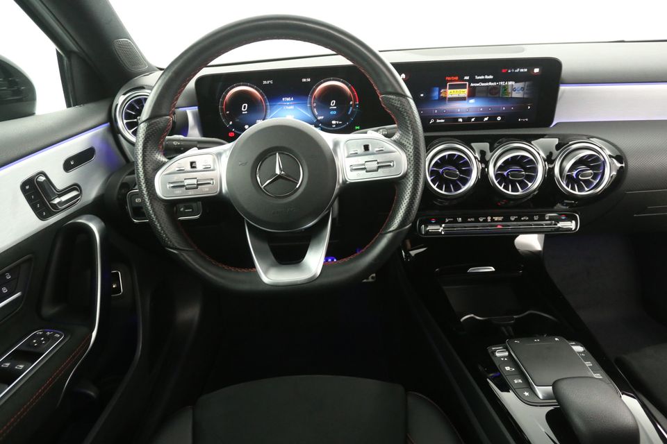 Mercedes-Benz A-Klasse 250e AMG 262PK Hybride Automaat Pano Clima Camera Carplay Sfeerverl. Burmester LED Virtual Memory-Seats Navi PDC 18"LMV