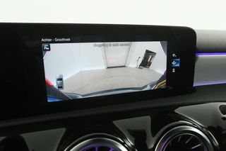 Mercedes-Benz A-Klasse 250e AMG Hybride 262PK Automaat Pano Clima Camera Virtual Sfeerverl. LED Navi 18"LMV