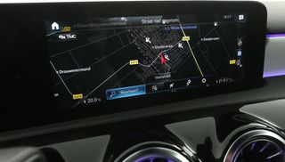 Mercedes-Benz A-Klasse 250e AMG Hybride 262PK Automaat Pano Clima Camera Virtual Sfeerverl. LED Navi 18"LMV