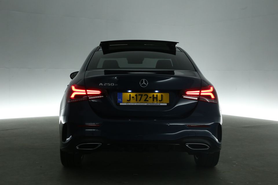 Mercedes-Benz A-Klasse 250e AMG Hybride 262PK Automaat Pano Clima Camera Virtual Sfeerverl. LED Navi 18"LMV