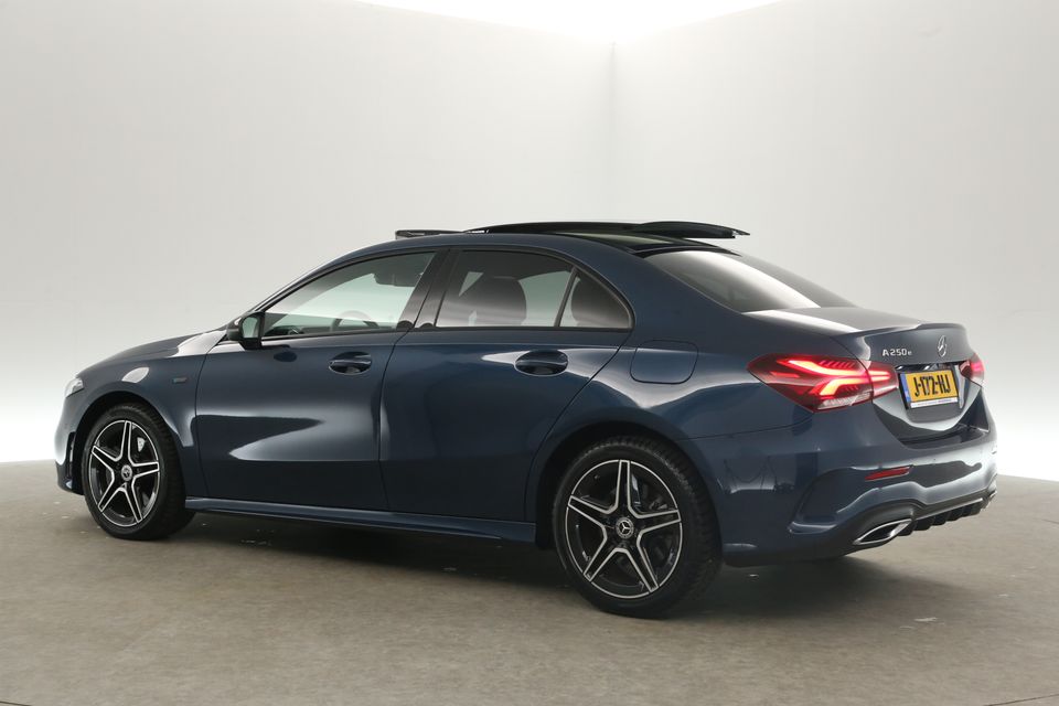 Mercedes-Benz A-Klasse 250e AMG Hybride 262PK Automaat Pano Clima Camera Virtual Sfeerverl. LED Navi 18"LMV