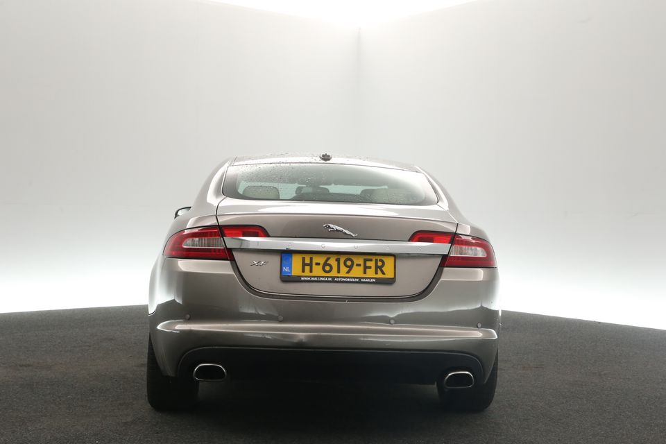 Jaguar XF 2.7D V6 207PK Automaat Airco Cruise PDC Navigatie LED Memory-Seat 17"LMV