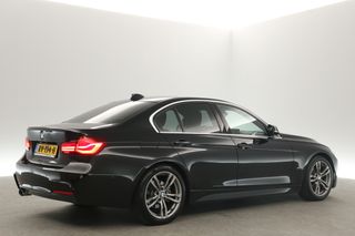 BMW 3-serie 330e M-Sport Hybride 184PK Automaat LED Clima Camera Cruise Carplay PDC Navi 18"LMV Leder