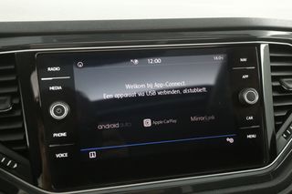 Volkswagen T-Roc 1.5 TSI 150PK Panoramadak ACC Clima Carplay Virtual Navi LED 17"LMV PDC