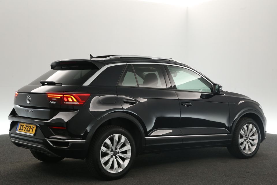 Volkswagen T-Roc 1.5 TSI 150PK Panoramadak ACC Clima Carplay Virtual Navi LED 17"LMV PDC