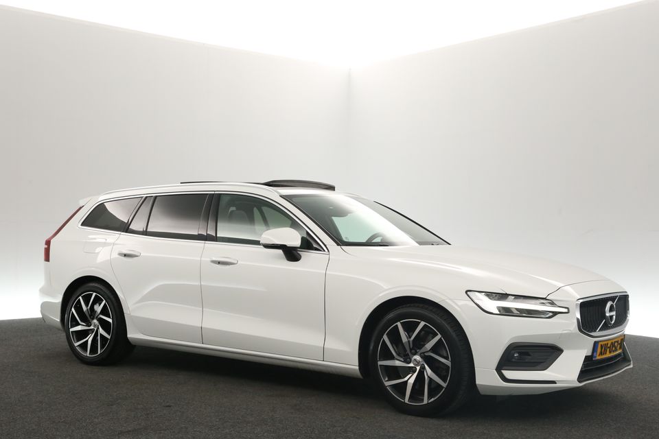 Volvo V60 2.0 T5 Momentum 250PK Automaat Clima Pano Carplay Camera Cruise Virtual Navi PDC Leder Head-up 18''LMV Trekhaak