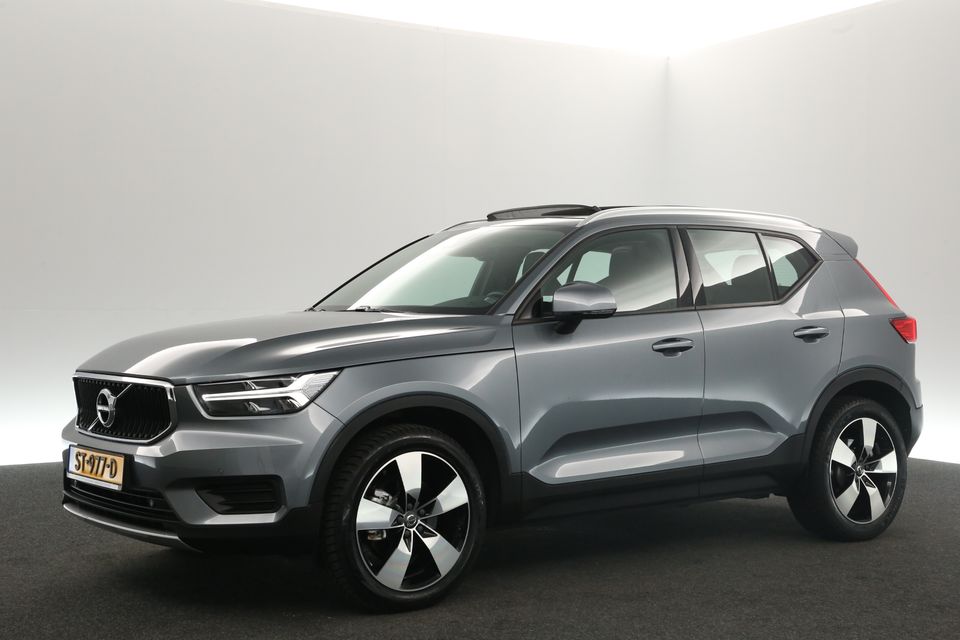 Volvo XC40 2.0 T4 Momentum 191PK Automaat Pano LED Camera Carplay Clima Cruise Virtual PDC Navi 19"LMV