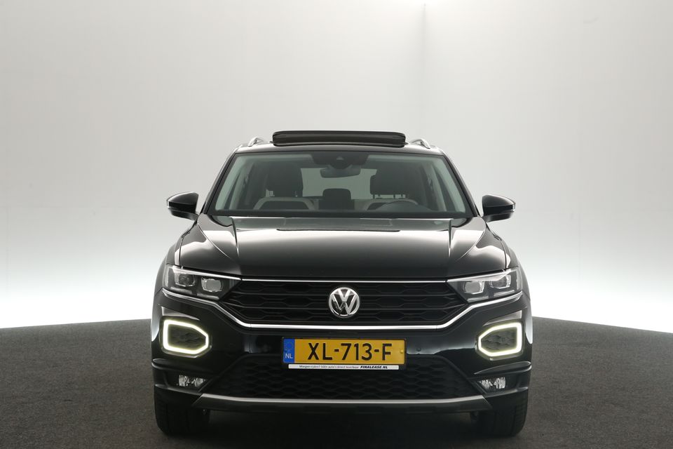 Volkswagen T-Roc 1.5 TSI 150PK Sport Pano Carplay Clima Virtual Cruise Navi LED PDC 17"LMV