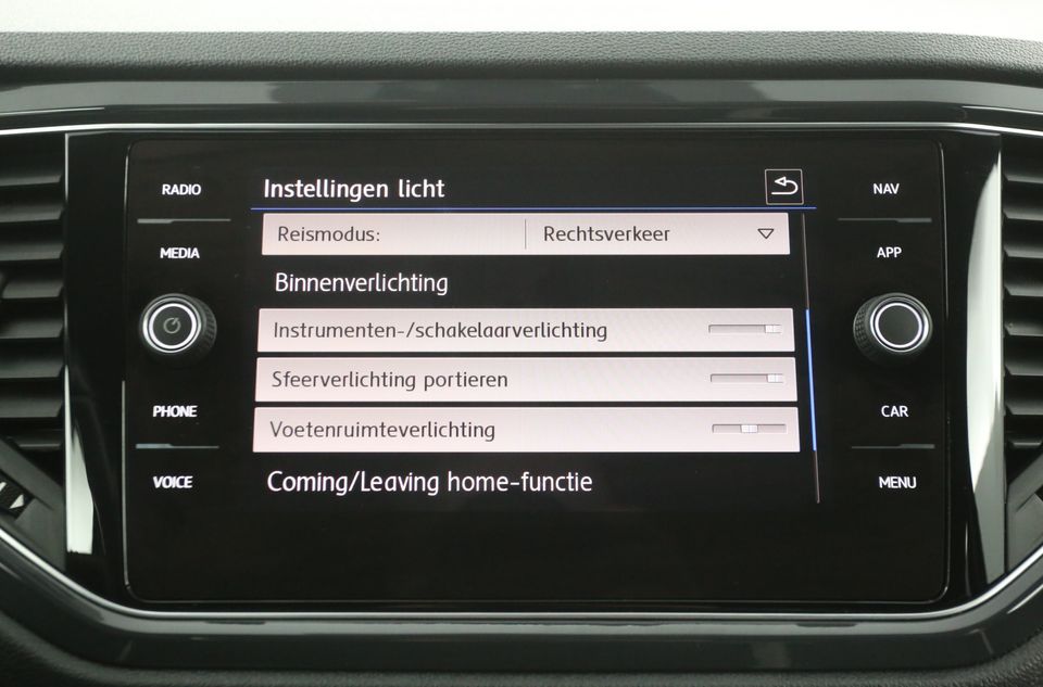 Volkswagen T-Roc 1.5 TSI R-line 150PK Automaat ACC Sfeerverl. Clima Carplay LED Virtual Navi PDC 19"LMV