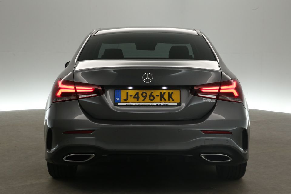 Mercedes-Benz A-Klasse 180 AMG Automaat Clima Camera Cruise Sfeerverl. LED Virtual Navi 18"LMV PDC