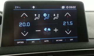 Peugeot 3008 1.2 PureTech Automaat Clima Camera Carplay Cruise LED PDC Navi Lane-Assist LMV