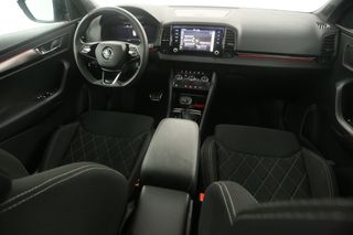 Škoda Karoq 1.5 TSI ACT Sportline 150PK Automaat Pano Sfeer Clima Carplay Camera Cruise LED Navi PDC 19''LMV Trekhaak