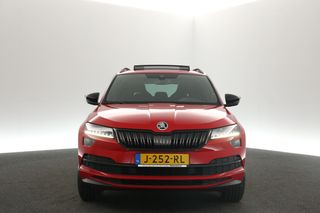 Škoda Karoq 1.5 TSI ACT Sportline 150PK Automaat Pano Sfeer Clima Carplay Camera Cruise LED Navi PDC 19''LMV Trekhaak