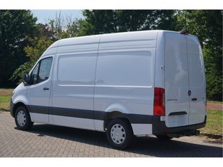 Mercedes-Benz Sprinter 317CDI Pro L2H2 10.25" Mbux Navi, Cam, Gev. Stoel, 3.5T Trekhaak, LED!! NR. R396*