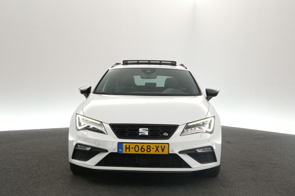 SEAT Leon 1.5 TSI FR Black Edition 150PK Pano Sfeerverl. Automaat Camera Carplay Beats-Audio LED Virtual Clima Cruise Navi PDC 18''LMV