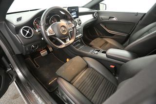 Mercedes-Benz CLA-Klasse 180 AMG Automaat Pano Camera LED Airco Cruise 18"LMV Keyless Navi PDC