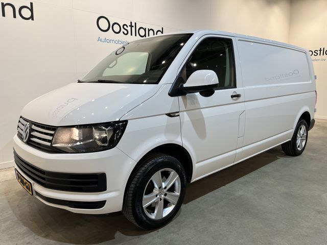 Volkswagen Transporter 2.0 TDI L2H1 / Airco / Cruise Control / Navigatie / Camera / Trekhaak / LMV / 3-Zits / 83.700 KM !!