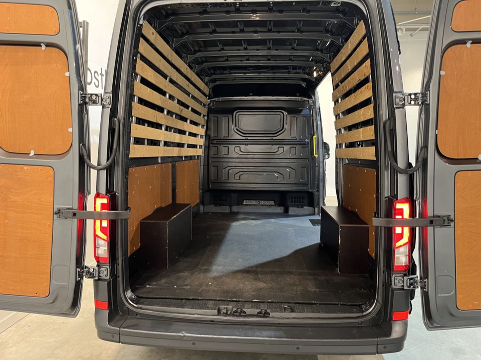 Volkswagen Crafter 35 2.0 TDI L3H3 177 PK Automaat / Euro 6 / Airco / Cruise Control / Camera / CarPlay / Navigatie / Imperiaal / 3-Zits