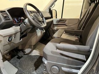 Volkswagen Crafter 35 2.0 TDI L3H3 177 PK Automaat / Euro 6 / Airco / Cruise Control / Camera / CarPlay / Navigatie / Imperiaal / 3-Zits