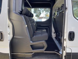 Iveco Daily 35S16V 2.3 automaat L2H2 dubbel cabine DC 7 persoons ! / vaste prijs rijklaar € 30.950 ex btw / lease vanaf € 554 / climate control / 270 graden deuren / mag 3500 kg trekken !