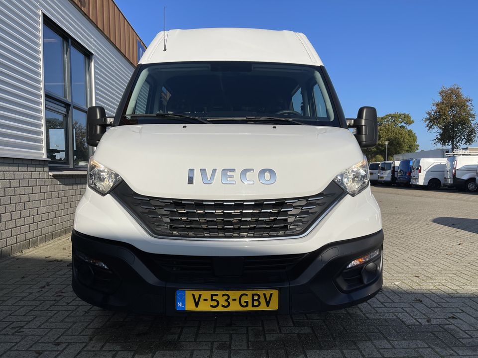 Iveco Daily 35S16V 2.3 automaat L2H2 dubbel cabine DC 7 persoons ! / vaste prijs rijklaar € 30.950 ex btw / lease vanaf € 554 / climate control / 270 graden deuren / mag 3500 kg trekken !