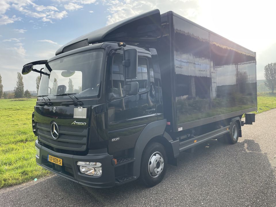 Mercedes-Benz Atego 821L Euro6 / Bakwagen met Laadklep 1.500 KG / 3 Zitplaatsen !! / 22.000 KM !!