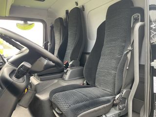 Mercedes-Benz Atego 821L Euro6 / Bakwagen met Laadklep 1.500 KG / 3 Zitplaatsen !! / 22.000 KM !!