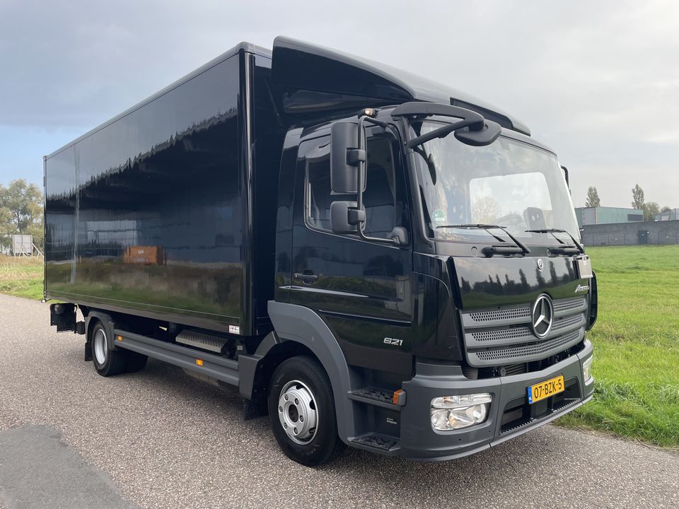 Mercedes-Benz Atego 821L Euro6 / Bakwagen met Laadklep 1.500 KG / 3 Zitplaatsen !! / 22.000 KM !!